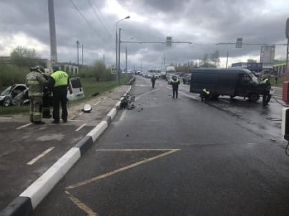 Шесть человек травмировались в ДТП с микроавтобусом в Нижегородской области