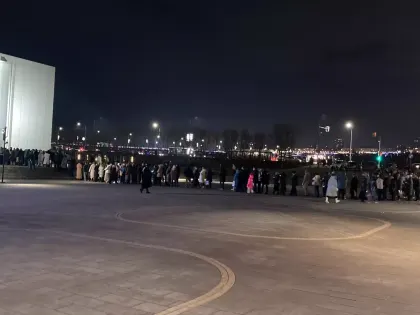 «Утирают нос москвичам». Нижегородцы выстроились в огромную очередь ради искусства