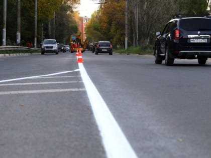 Новая машина по нанесению разметки колесит по дорогам Нижнего Новгорода