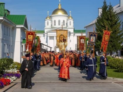 В Нижнем Новгороде прошел крестный ход «За жизнь и трезвую Россию»