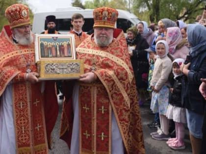 В белорусском городе Жлобин торжественно встретили ковчег с частицами мощей Дивеевских святых