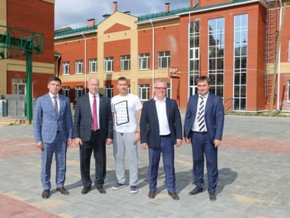 Депутат Госдумы РФ посетил строящиеся в Сарове объекты