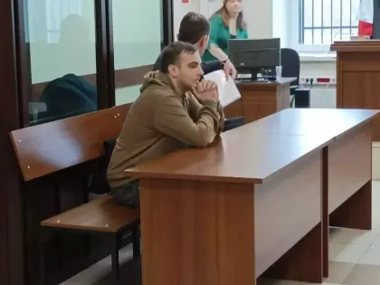 Мазал дверь фекалиями. Нижегородский экс-опер вновь попал в суд