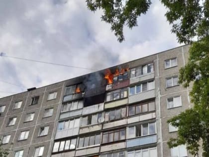 В Нижнем Новгороде сгорели балконы жилой многоэтажки