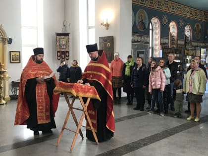 В храме в честь иконы Божией Матери «Скоропослушница» состоялся молебен для детей с ограниченными возможностями здоровья