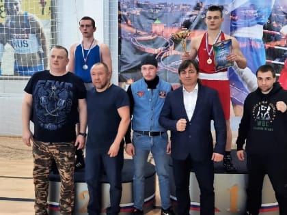 Боксёры привезли золото и бронзу с Бора