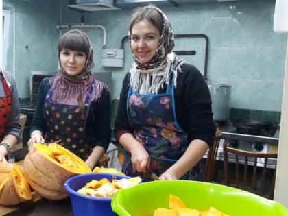 Трудники из православного молодежного клуба «Серафим»