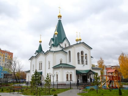 В Елисаветинский храм принесена икона с частицами мощей прмцц великой княгини Елисаветы и инокини Варвары