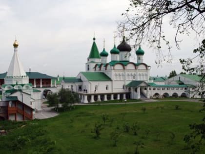 Глава Нижегородской митрополии совершил Божественную литургию в Вознесенском Печерском монастыре Нижнего Новгорода