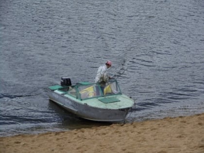 Водитель катера погиб при столкновении с баржей вблизи Макарьева