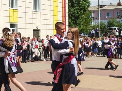 Разделка барана, поборы, «минирование»: чем запомнился нижегородцам День знаний