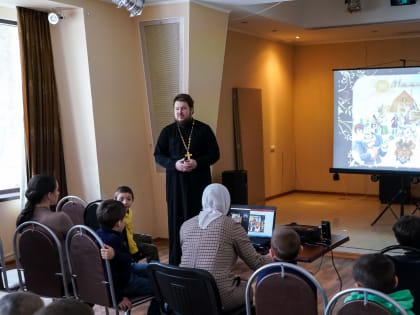Дальнеконстантиновское благочиние организовало досуг детей вынужденных переселенцев в одном из пунктов временного размещения в Зеленом городе