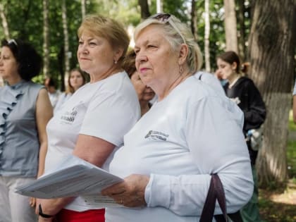 Социальные участковые во время праздников двора собирают у нижегородцев пожелания об улучшении территорий