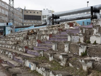 Найди пять отличий: как изменился стадион из фильма «Жмурки»