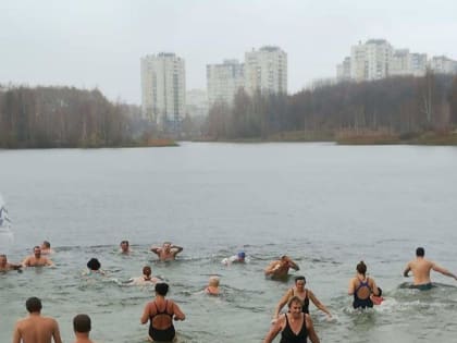Заплыв «моржей», зимний футбол и лыжный забег в купальниках пройдут в Автозаводском парке