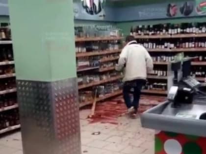 Пьяный покупатель разгромил алкогольные полки в балахнинском магазине