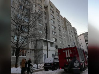 Двух детей увезли в больницу после пожара в нижегородской многоэтажке
