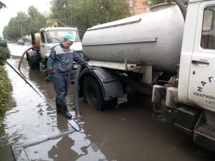 Более 2000 кубометров воды откачали с улиц Сормовского района за выходные