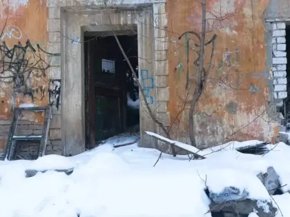 Здесь есть кто-нибудь? Смотрим на жилье, которое вот-вот рухнет в Нижнем Новгороде