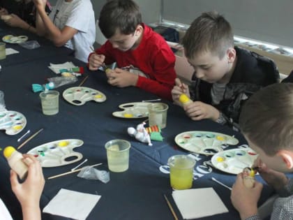 30 нижегородских и минских школьников приняли участие в мастер-классе «Краски детства»