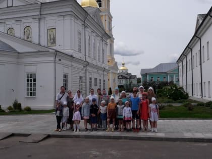 ученики Воскресной школы Вознесенского собора г. Павлово, их педагоги и родители совершили паломническую поездку в Оранcкий монастырь