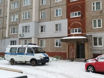 Труп мужчины обнаружили в подъезде жилого дома в Дзержинске