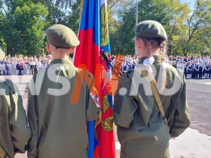 Дети в военной форме вышли на линейку в Нижнем Новгороде