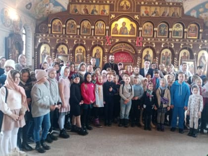 Педагоги и ученики школы №5 Богородска побывали на экскурсии в Александро-Невском храме деревни Березовка