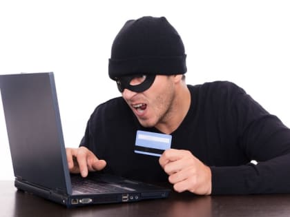 Злоумышленники выманили деньги у саровчанки, под предлогом борьбы с мошенничеством