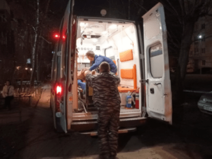 Два человека выпали из окон на улице Петрищева в Дзержинске