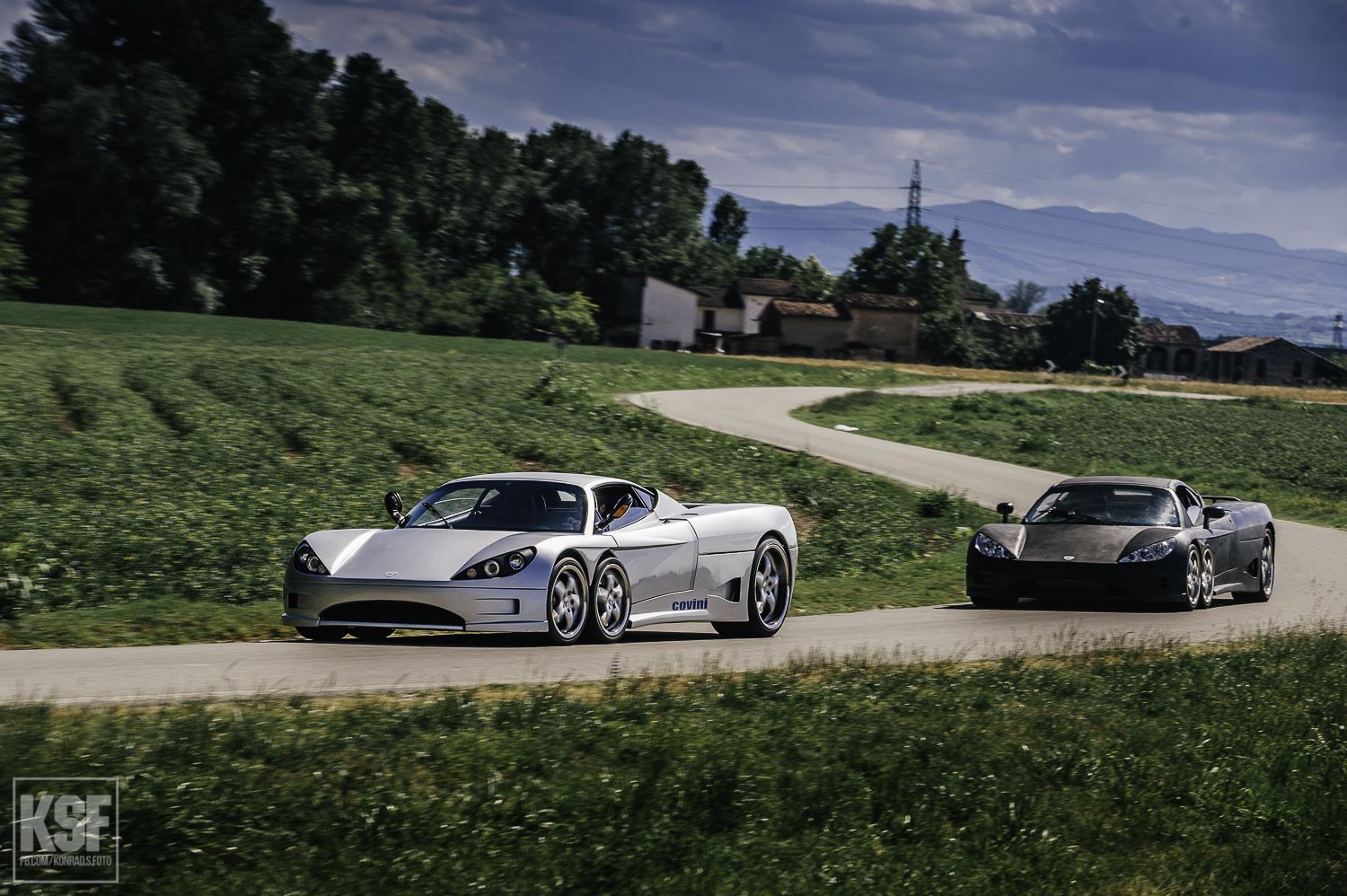 Covini Engineering with this 6-wheeled concept car: C3A driving through landscape