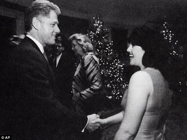Bill Clinton schüttelt die Hand von Monica Lewinsky, ehemalige White House intern.