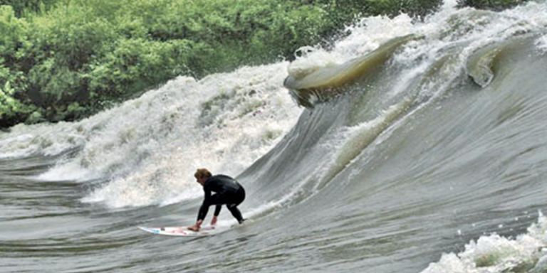 Surfing the brown waves of the Amazonas river: Pororoca