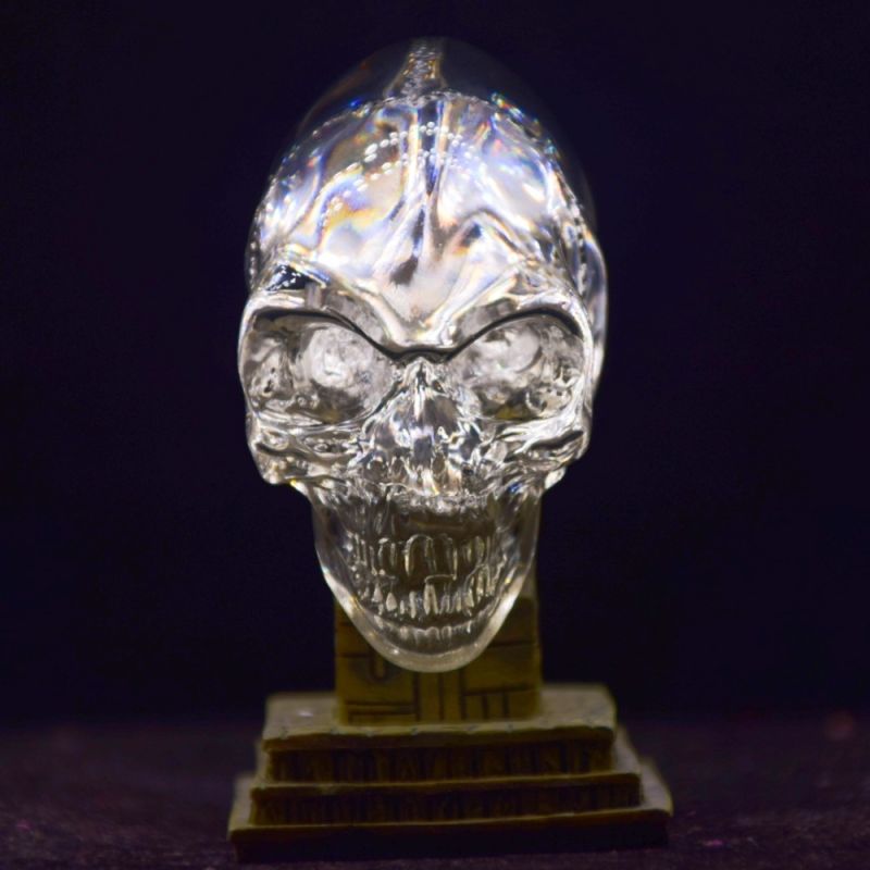 Transparent glass carved alien skull Image 3