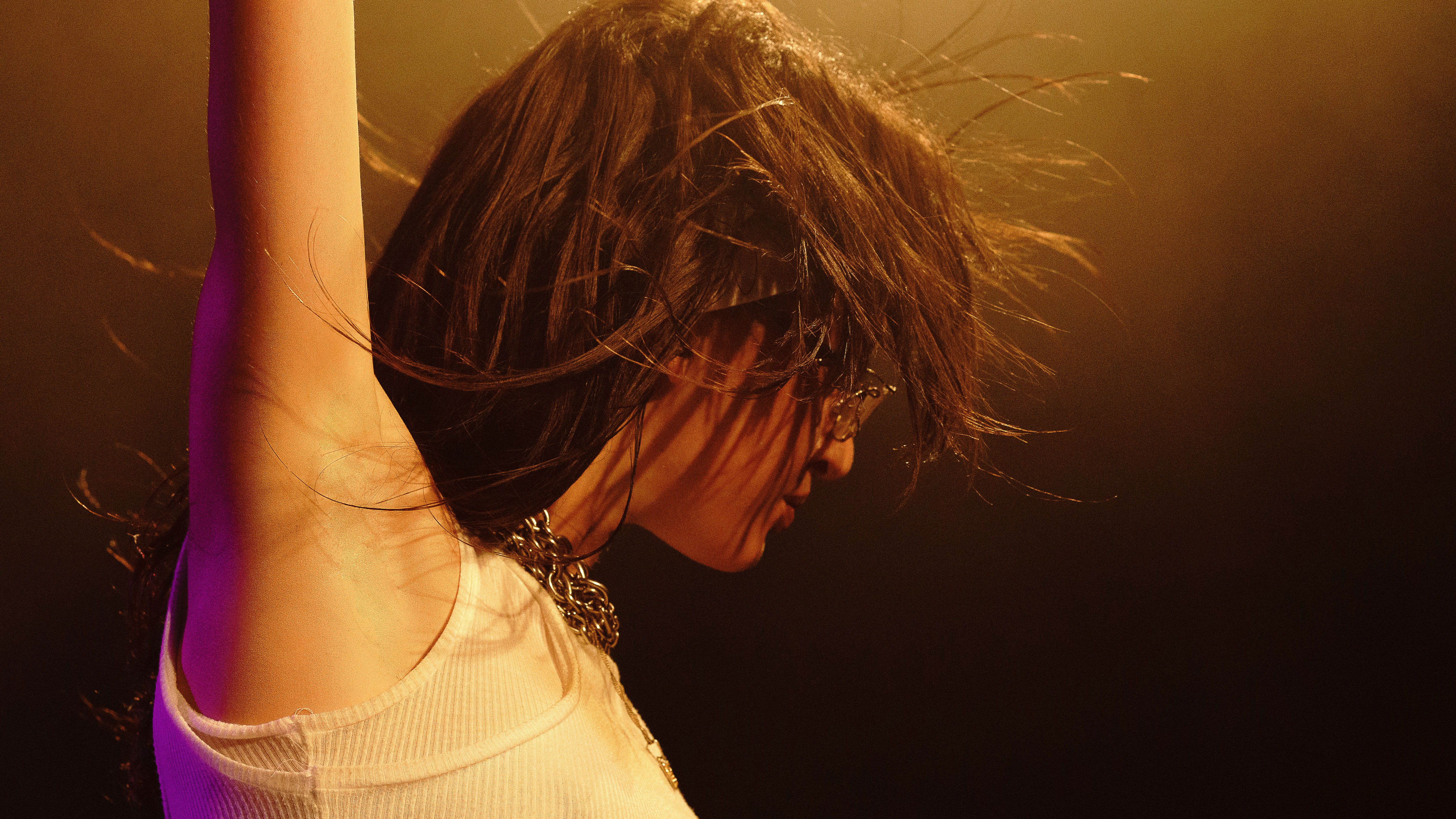 HANDS UP