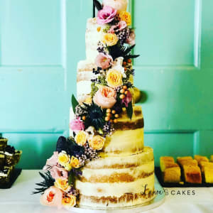 Wedding cake: Flowers on top