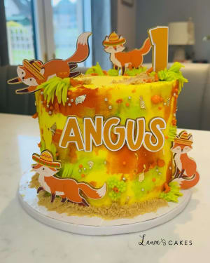 Celebration cake: A name and a picture of a fox