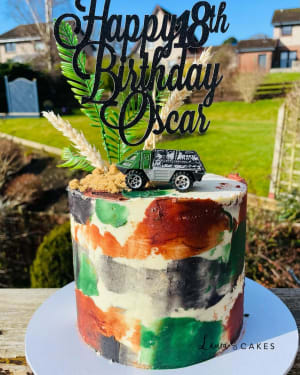 Celebration cake: A car painted on it