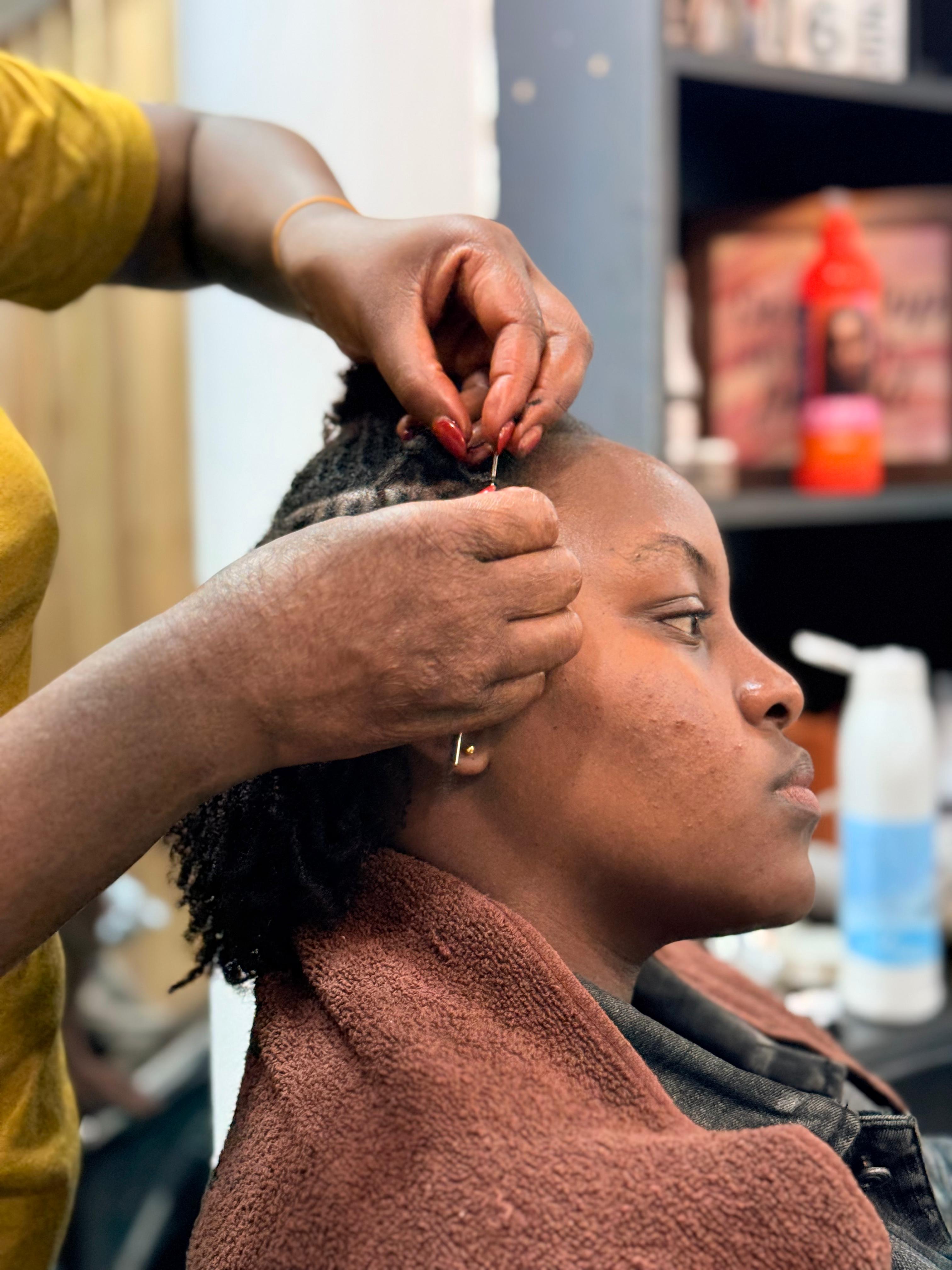 Neat Sisterlocks grid and parting