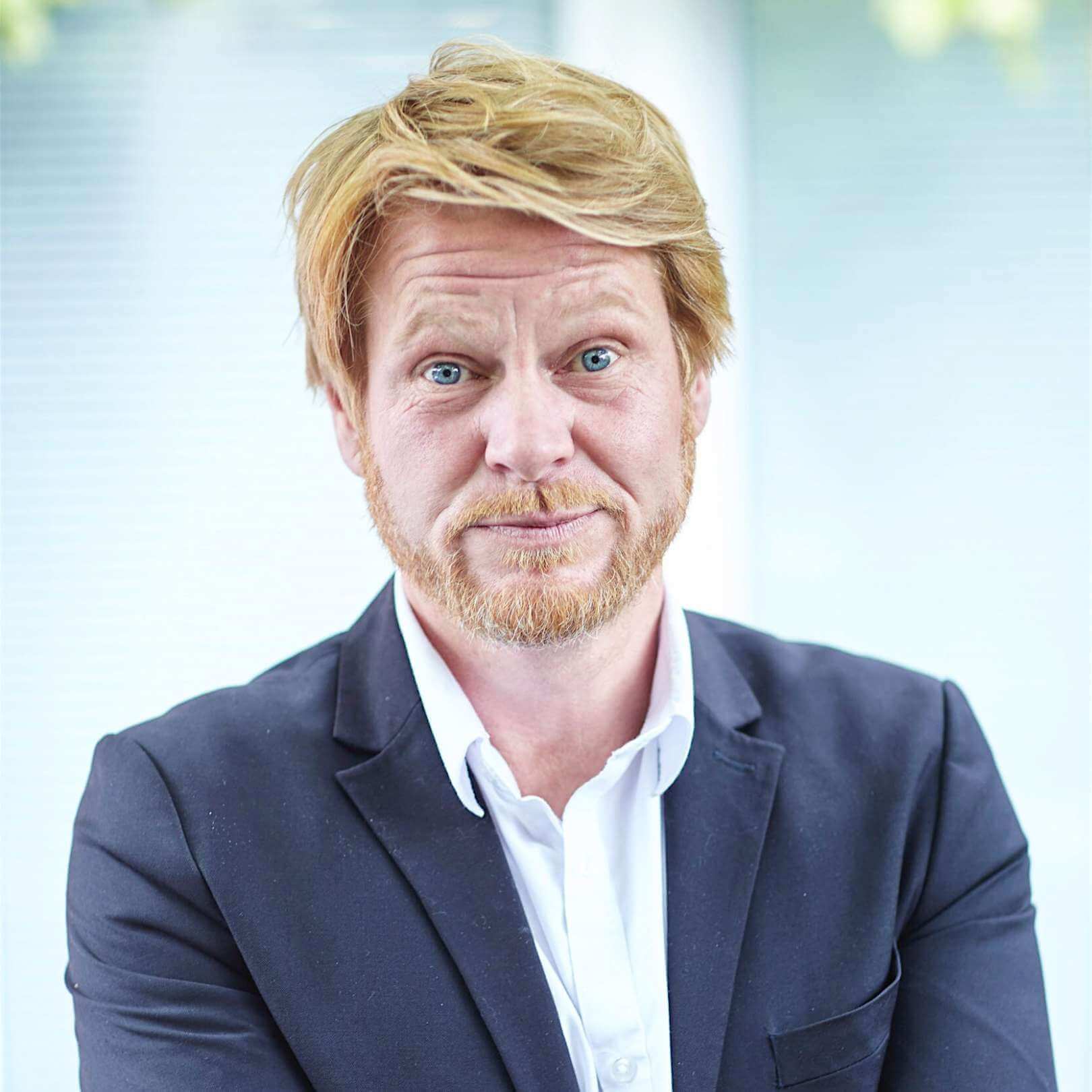 Rasmus Schübel Fotograf Münster Elementartraining Foto visuelles Branding authentisches Portrait Training Team sportlich