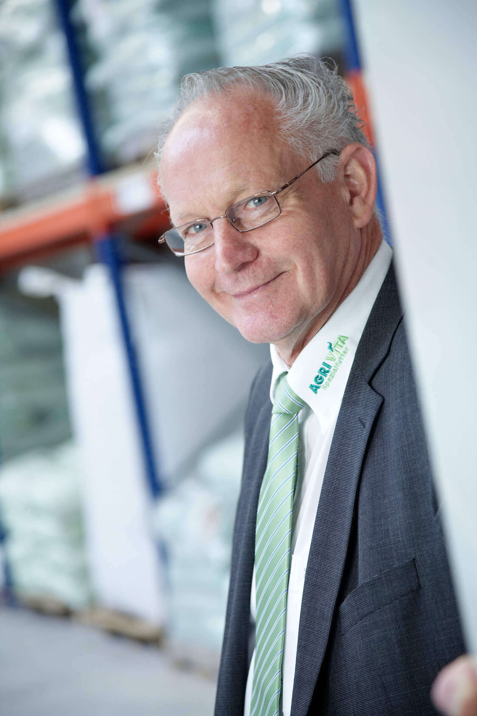 Rasmus Schübel Fotograf Münster Agri Vita Futtermittel Agrar Branding professionelles Portrait Landwirtschaft Team offen