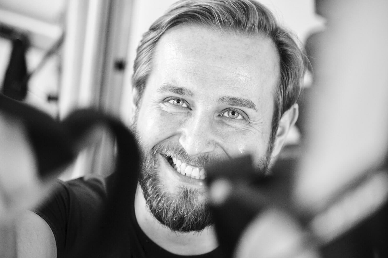 Rasmus Schübel Fotograf Münster Claudine Sternitzke Branding Personal Training authentisches Portrait Sport Coach