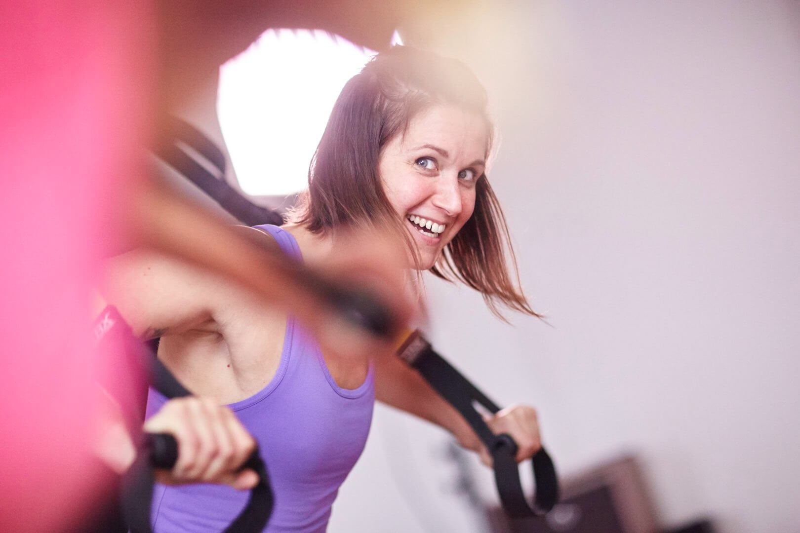 Rasmus Schübel Fotograf Münster Claudine Sternitzke Personal Training Website professionelles Portrait Freiberuflerin Fitness