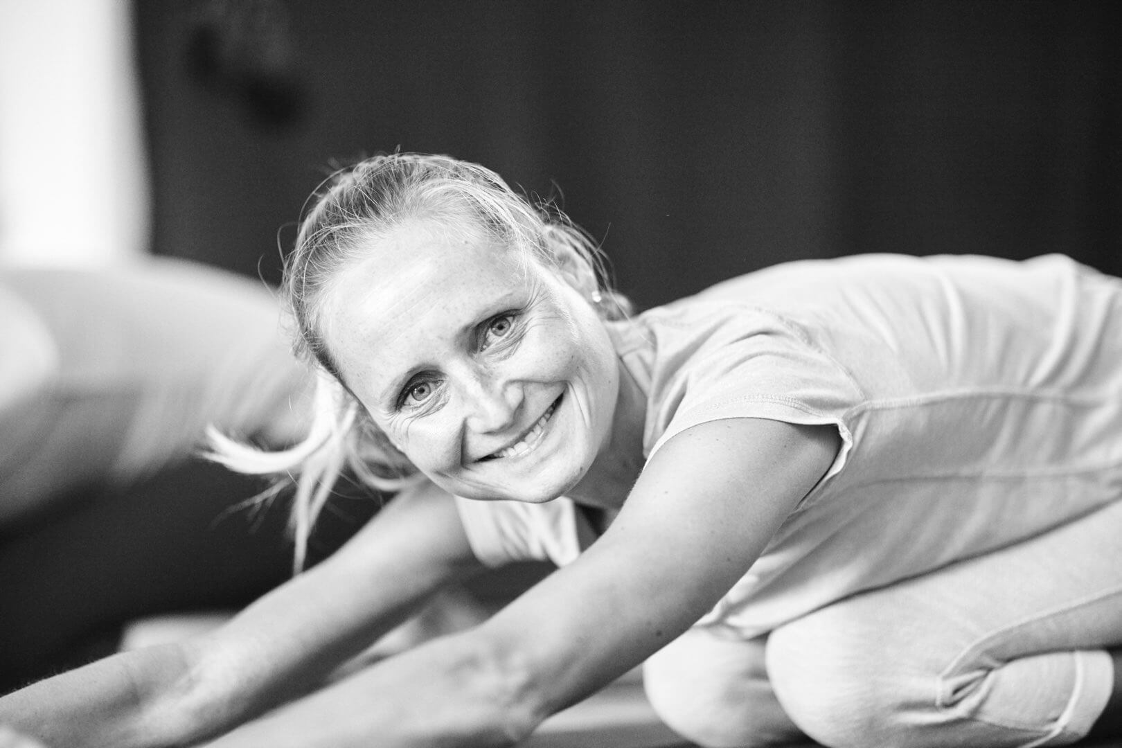 Rasmus Schübel Fotograf Münster Claudine Sternitzke Personal Training Branding professionelles Fitness Portrait dynamisch