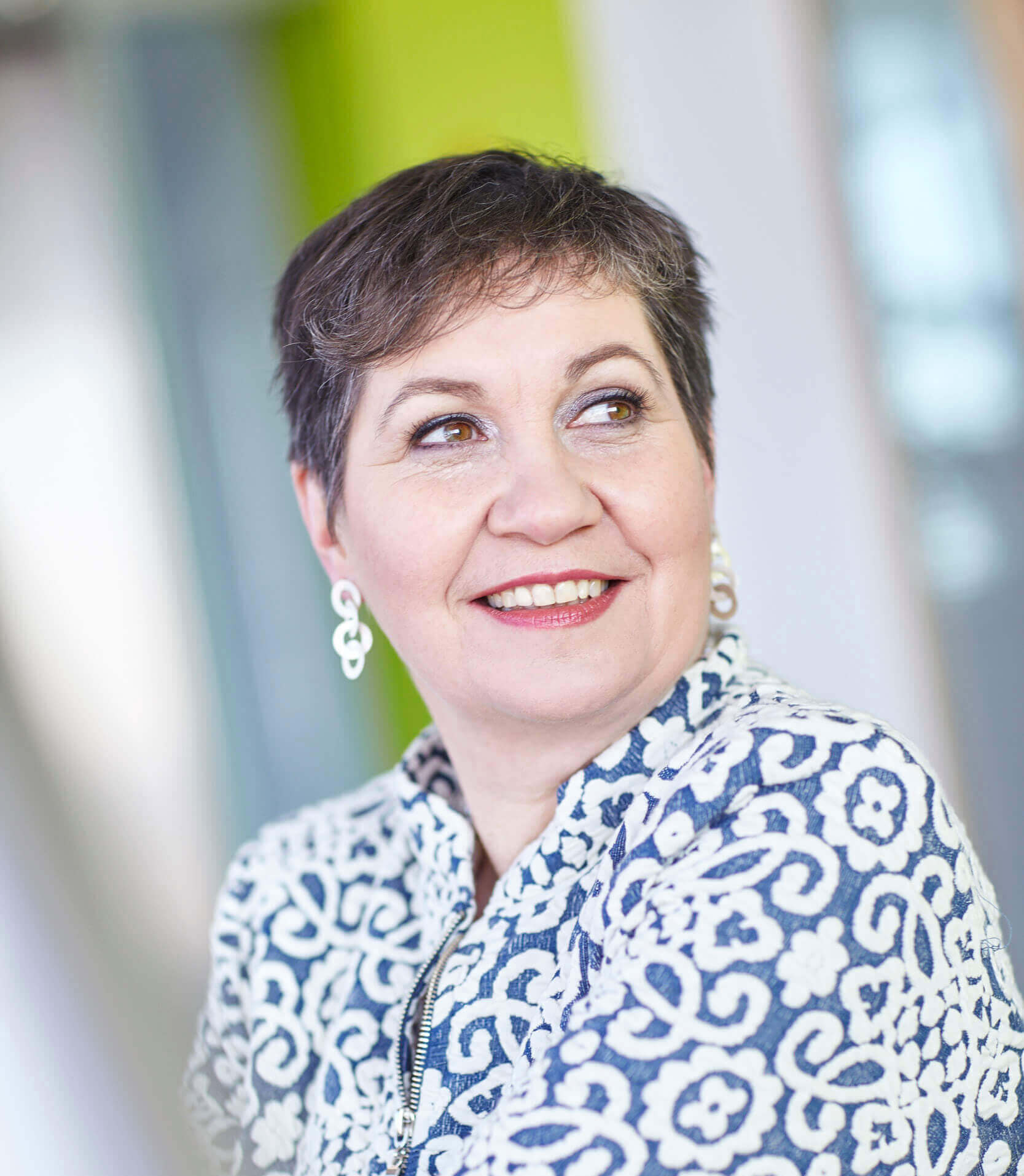 Rasmus Schübel Fotograf Münster Dagmar Schulte Video Website professionelles Portrait Marke Beraterin herzlich