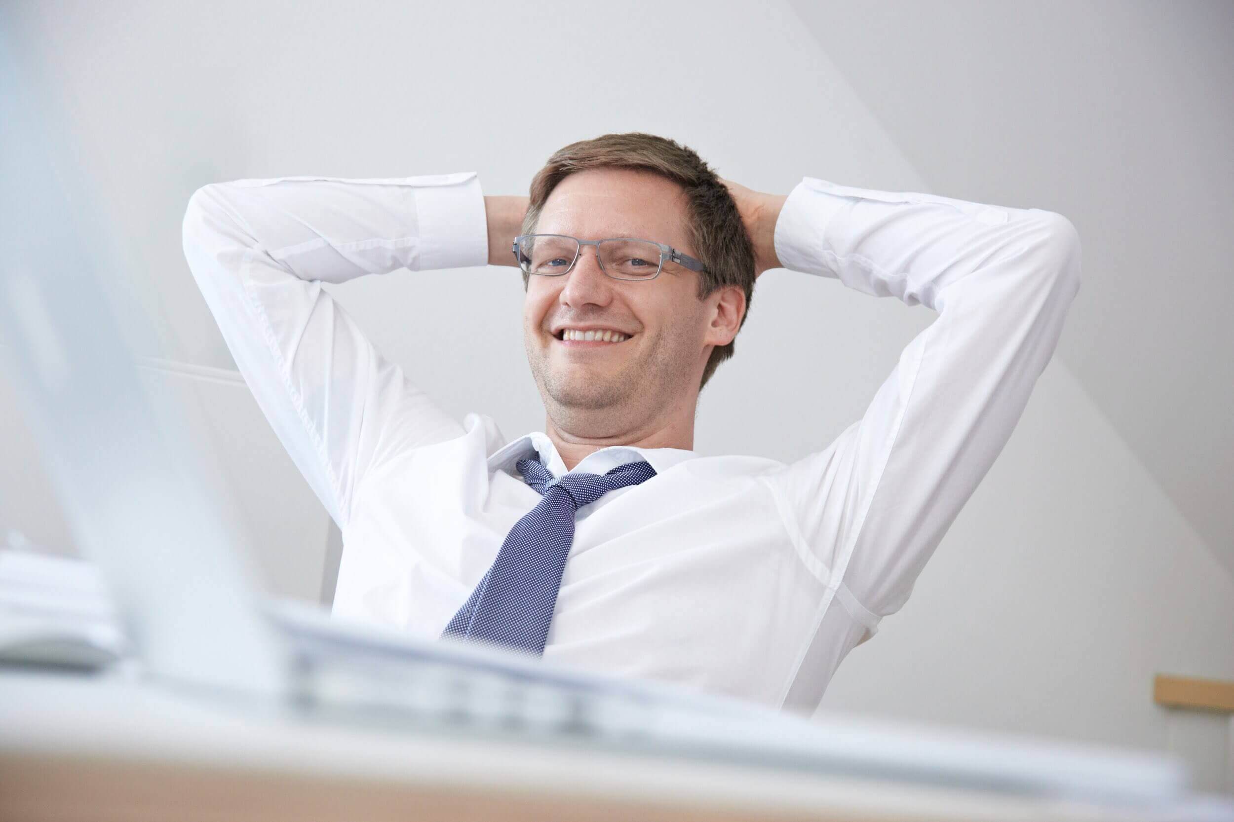 Rasmus Schübel Fotograf Münster Jens Aupers Website Branding professionelles Portrait Ingenieur Münster herzlich