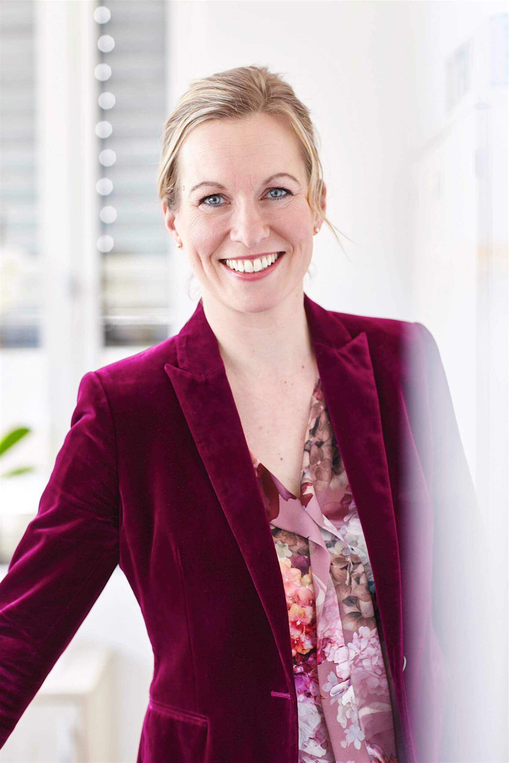 Rasmus Schübel Fotograf Münster Colosseum Dental Branding professionelles Business Portrait Zahnarzt Team freundlich