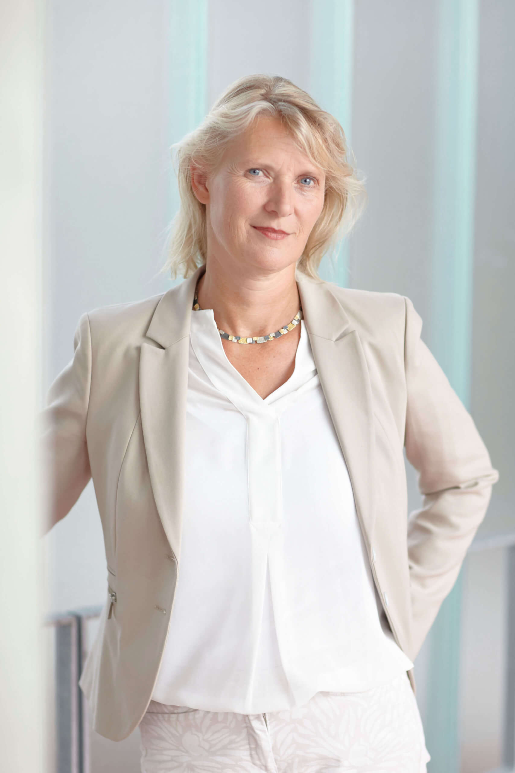 Rasmus Schübel Fotograf Münster Frauencoaches Branding professionelles Portrait Team Beraterinnen natürlich entspannt