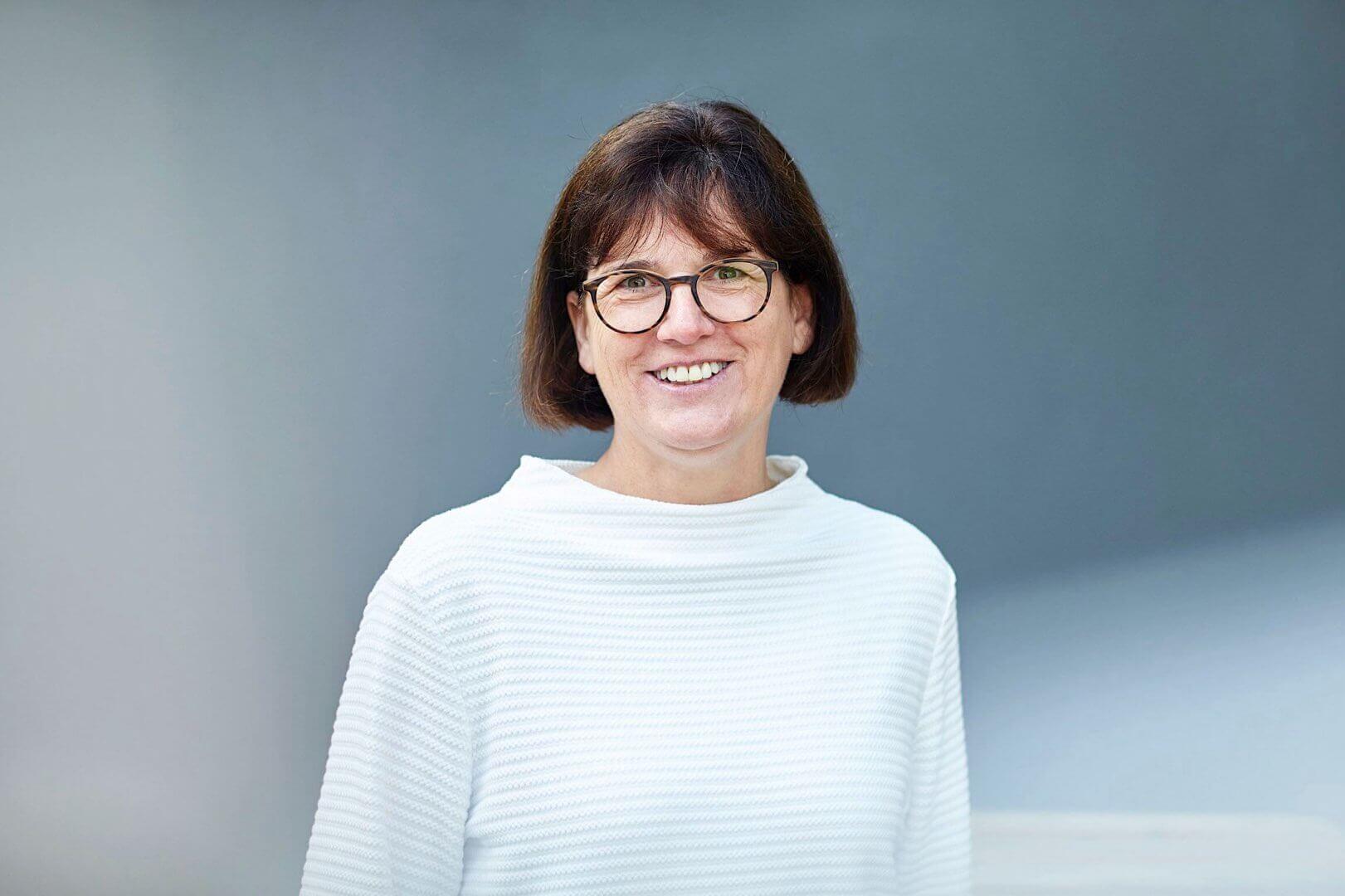 Rasmus Schübel Fotograf Münster Steimel Logistik Marke Foto authentisches Business Portrait Logistik Rheine entspannt