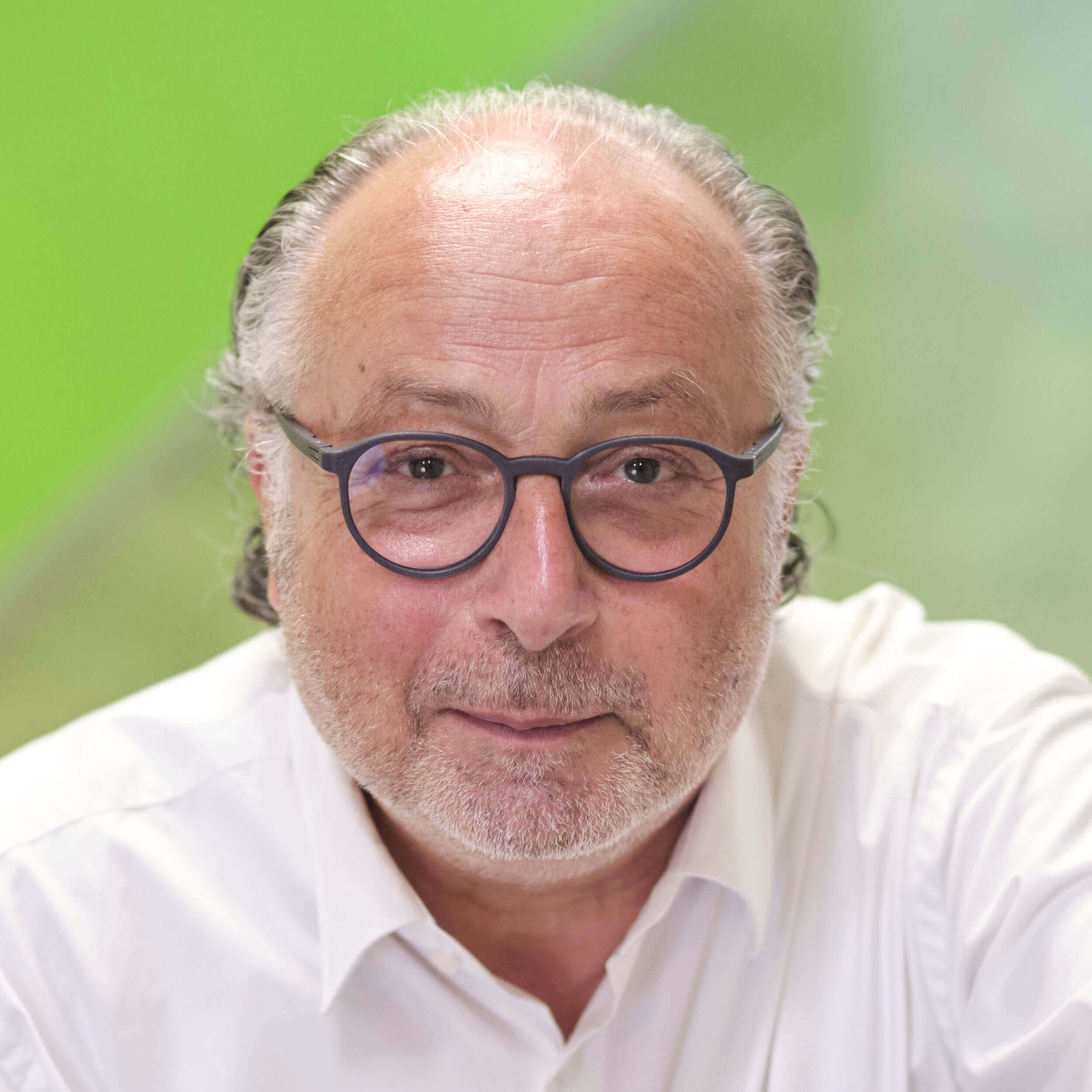 Rasmus Schübel Fotograf Münster Etienne E. Perrin Website Video professionelles Portrait Coach Schweiz Bienne freundlich